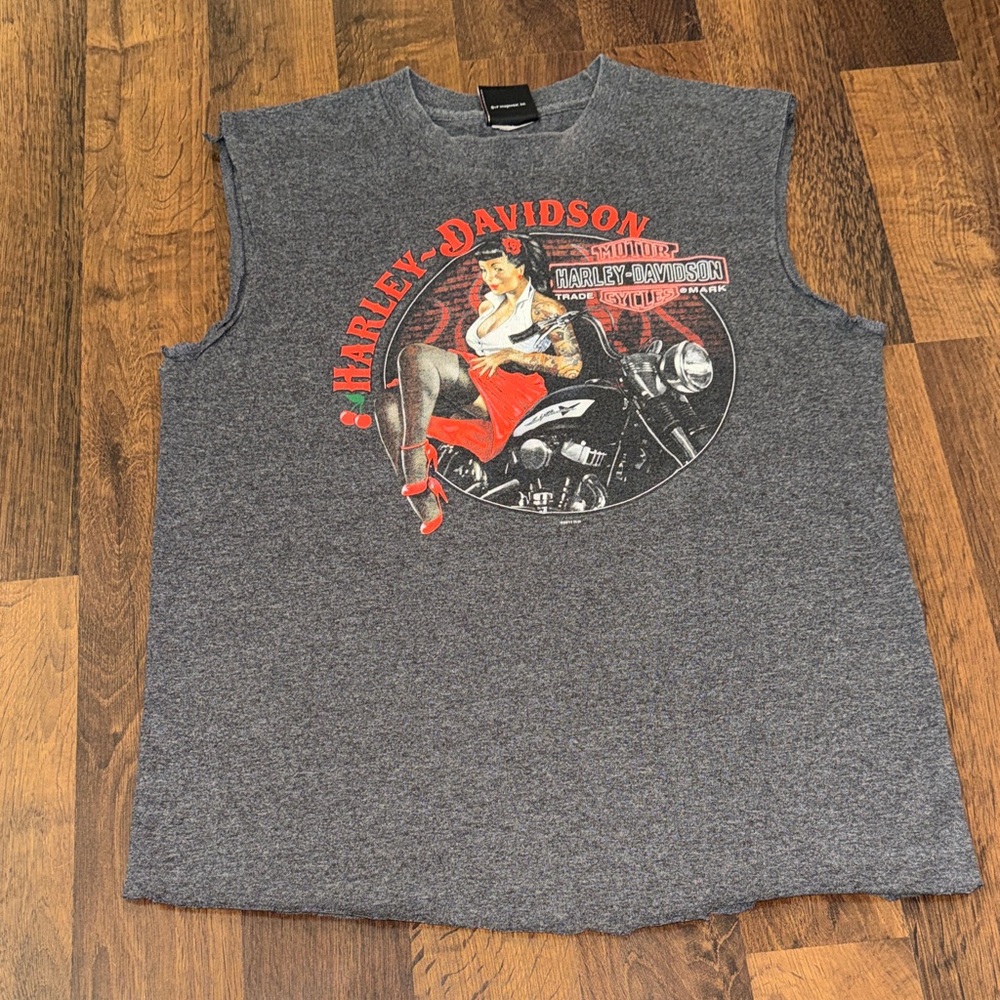 Vintage Harley-Davidson Sleeveless Tee with Pinup girl -Tacoma, WA (see details)